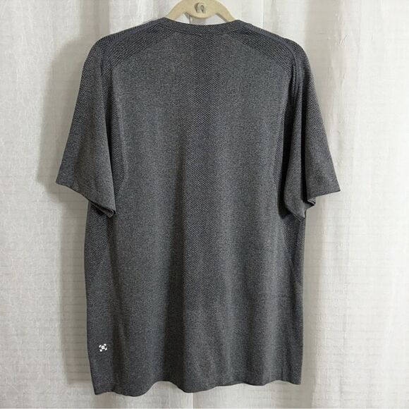 lululemon XL Men’s Gray Crewneck Raglan Short Sleeve Active Workout Tee - Picture 2 of 13